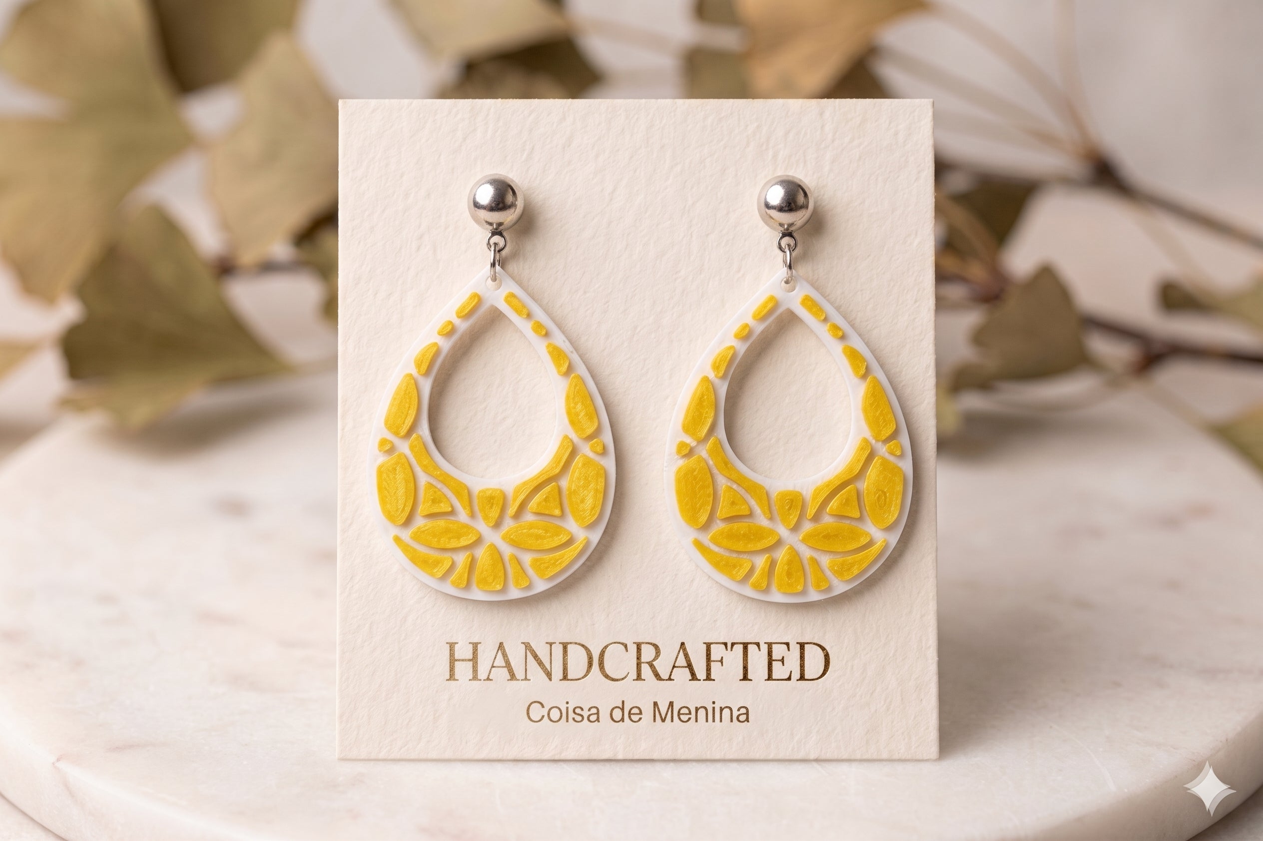 Brinco Sofia (Gota Branco e Amarelo)